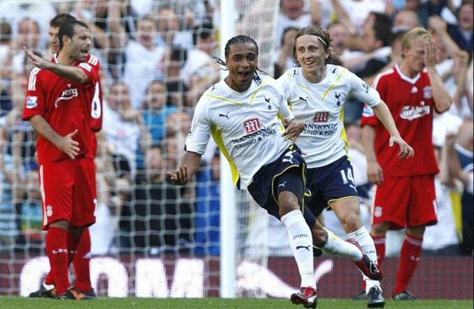 Benoit Assou-Ekotto clebrates his goal against Liverpool