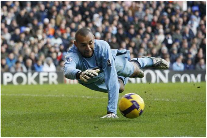 Heurelho Gomes v Fulham