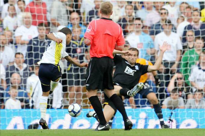 Aaron Lennon scores the winner against Birmingham City