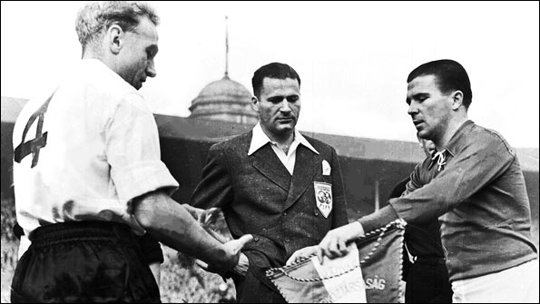 Billy Wright with Ferenc Puskás, Wembley 1953