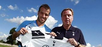 Rafael Van der Vaart with Tottenham Hotspur manager Harry Redknapp