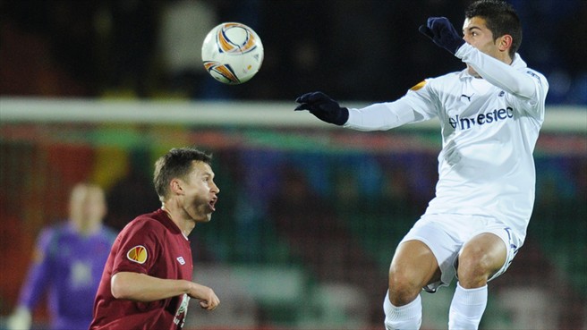 Iago Falque in UEFA Europa League action for Spurs