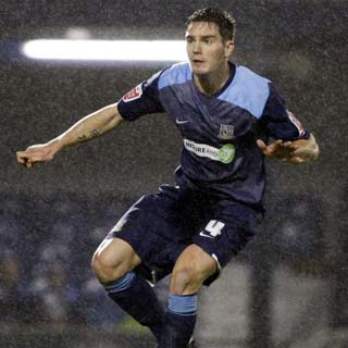 Dorian Dervite on loan at Southend United