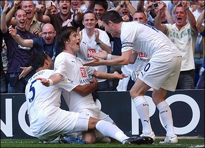 Gareth Bale scores for Spurs